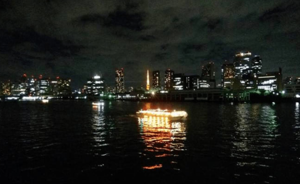 屋形船と東京タワー
