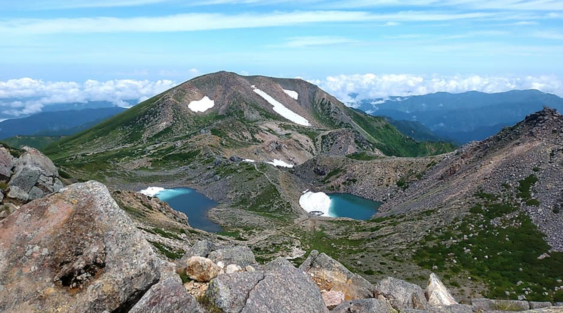 御前峰山頂から大汝峰方向